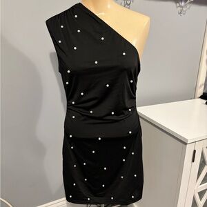 Elegant Black One-Shoulder Dress with White Pearl Accents